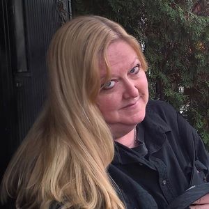 Meet your Posher, Debbie